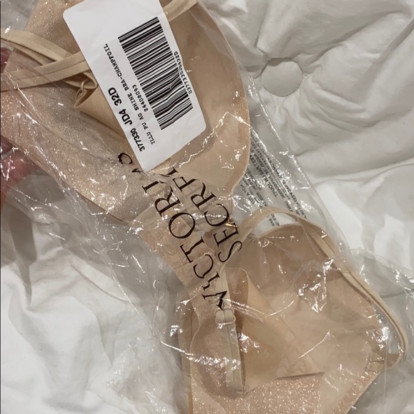 Brand new Victoria secret bra - Picture 2 of 3